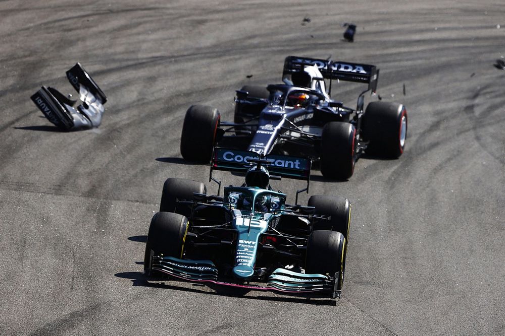 Cunodát ismét büntették, Sainz, Russell és Norris örülhet