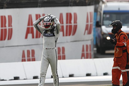 Nico Müller frontális ütközése a Formual E-ben: videó
