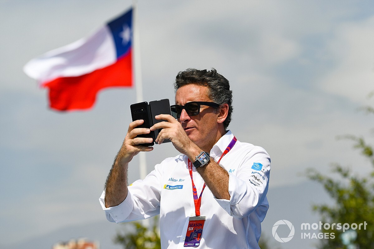 A Formula E főnöke szerint 50-50% az esély arra, hogy a Forma-1 versenyezzen