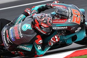 MotoGP, Sepang: Quartararo induce Marquez all'errore e va in pole