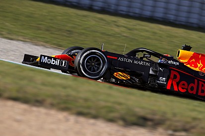 Testupdate 16u: Verstappen weer buiten na remproblemen