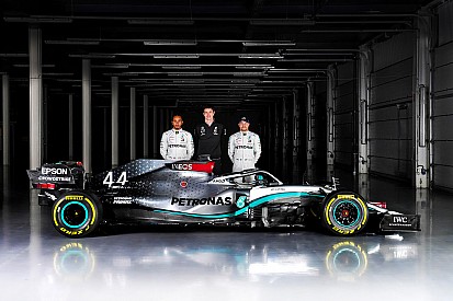 Chefe da Mercedes indica que pretende manter dupla Hamilton-Bottas para 2021