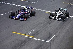 Vídeo: la resistencia de Gasly contra Hamilton que provocó elogios
