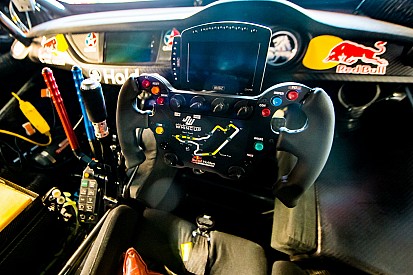 Whincup details F1-style steering wheel