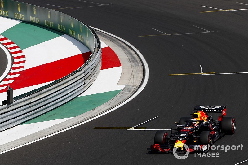 Video: Geniet na van de eerste poleronde van Max Verstappen