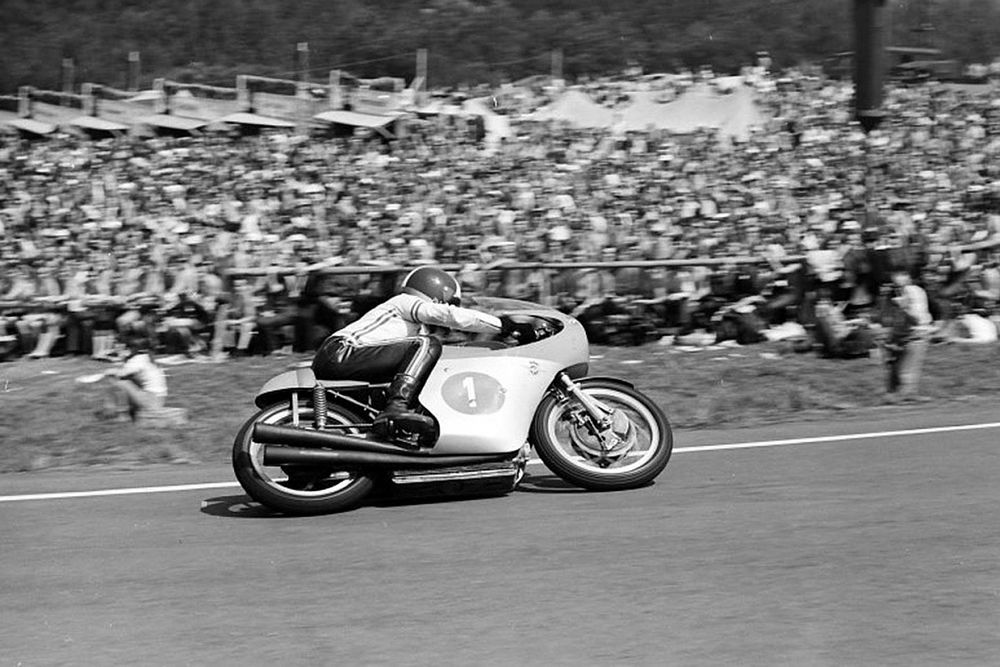 Italia vs Inggris di Balap Motor, Rivalitas Panjang Agostini-Hailwood