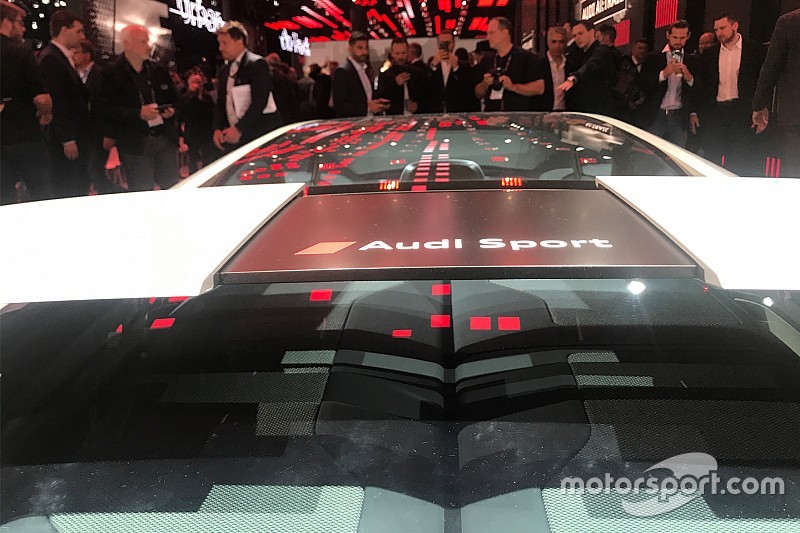 Al Salone di Francoforte l'auto cambia pelle