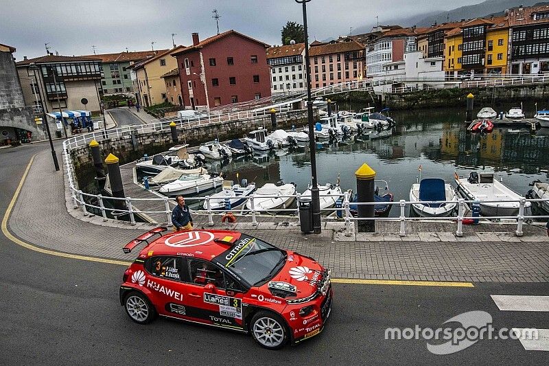 Pepe López domina a placer el Rally de Llanes