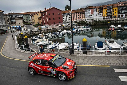 Pepe López domina a placer el Rally de Llanes