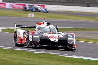Toyota signe un doublé malgré la pluie à Silverstone