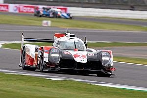 Toyota signe un doublé malgré la pluie à Silverstone