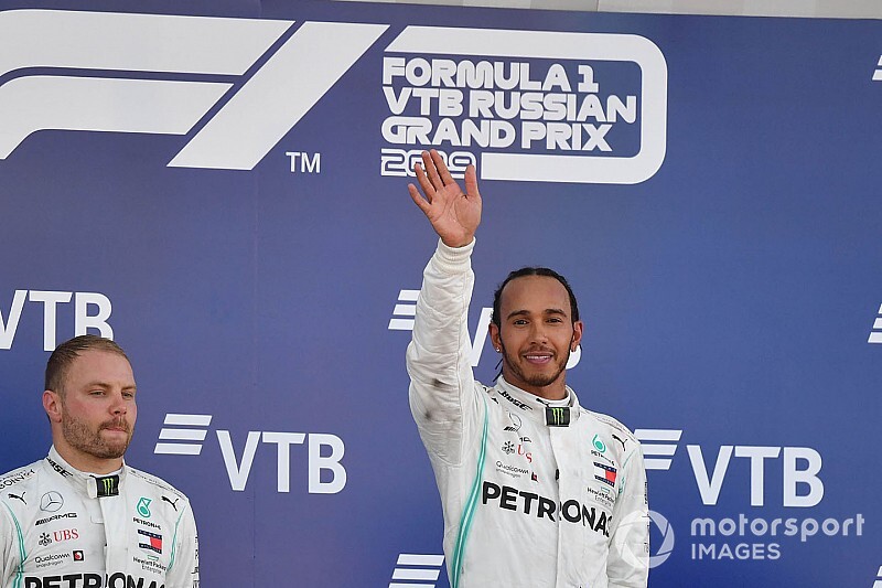 Hamilton: “Bottas’la aramızda saygı var”