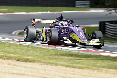 Brands Hatch W Series: Son yarış öncesinde pole pozisyonu Chadwick’in