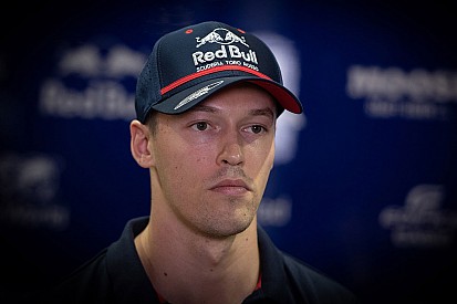 Kvyat : Räikkönen "s'est suicidé et a aussi essayé de me tuer"