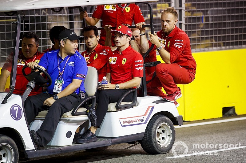 Hatalmas és látványos F1-es képgaléria Szingapúrból