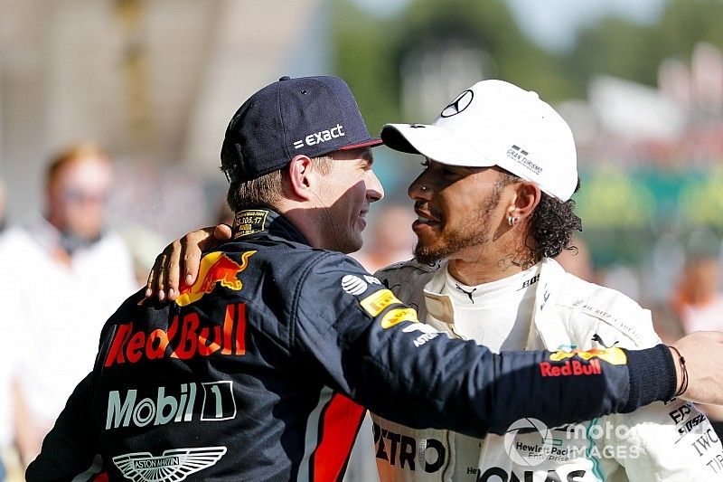 Hamilton-Verstappen beda kelas dengan pembalap lain