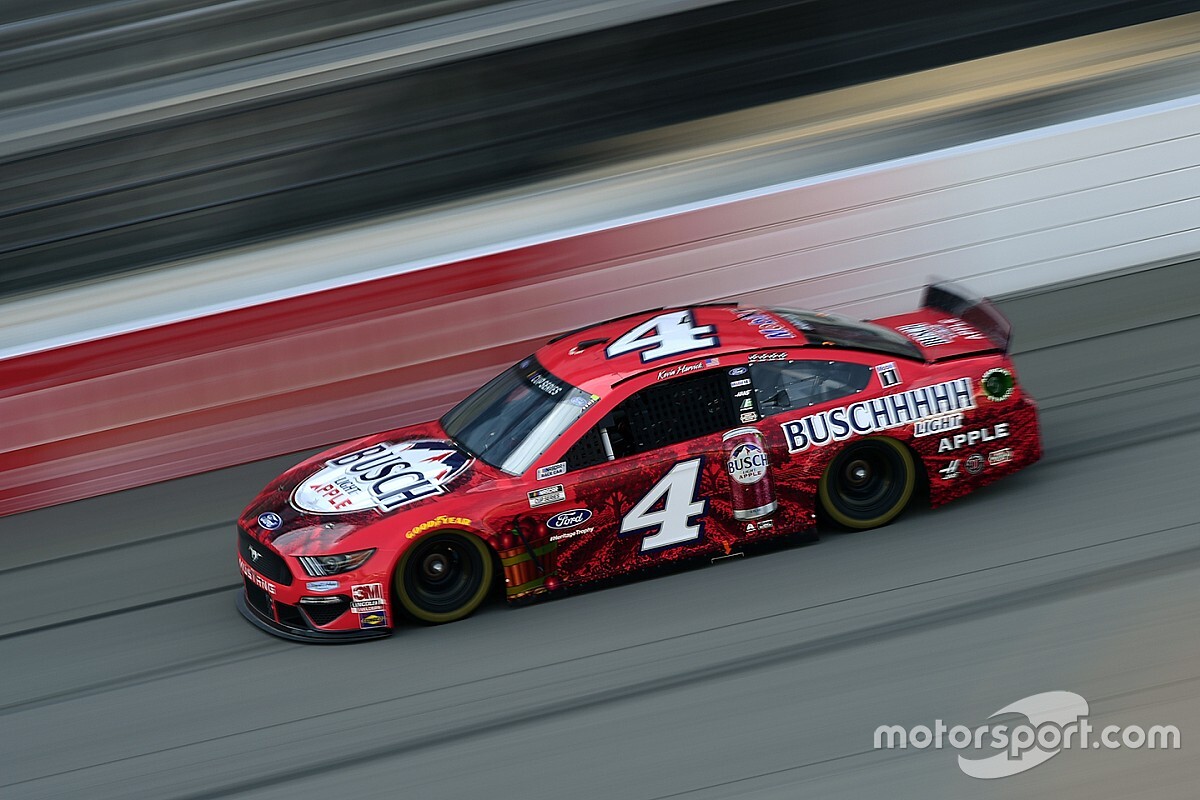NASCAR: Harvick domina, segura Keselowski no final e triunfa em Michigan