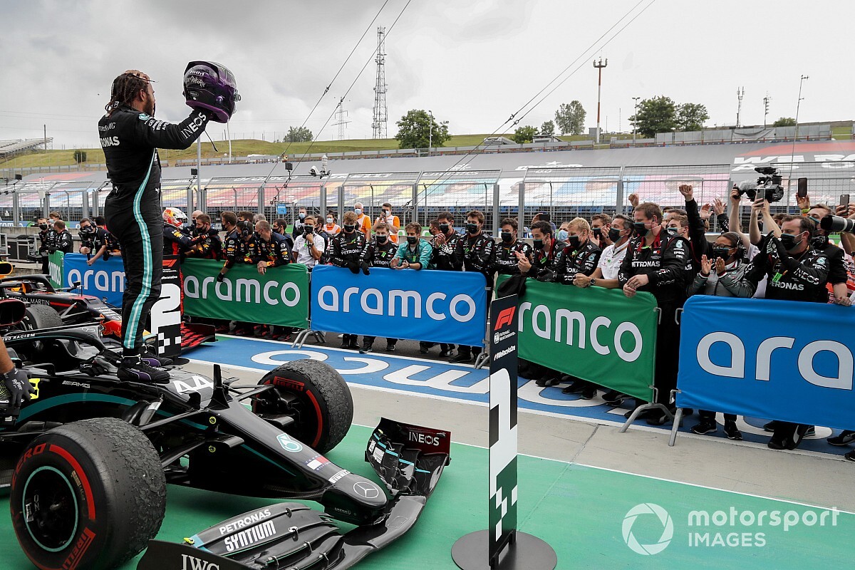 Alonso defende Hamilton: "Não ganha sete títulos por sorte ou pelo melhor carro. Tem algo a mais"