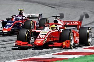Mick Schumacher parádés előzése az F2-ben: centikre az ellenféltől (videó)