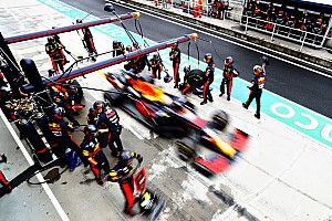 Red Bull laat Nederlandse F1-fan deel uitmaken van pitstopcrew