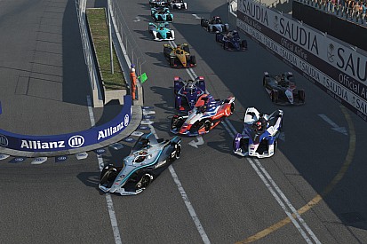 LIVE : La Formule E virtuelle dans les rues de Hong Kong