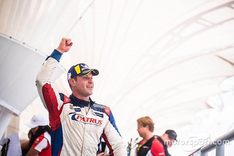 Atual campeão da Porsche Cup Sprint é fã de Senna, teve origem nas motos e quer acumular títulos na categoria