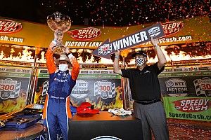 Dixon gana en Texas en la apertura de IndyCar