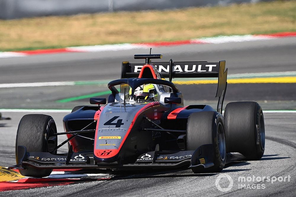 Elhagyja az F3-mat a Renault junior pilótája