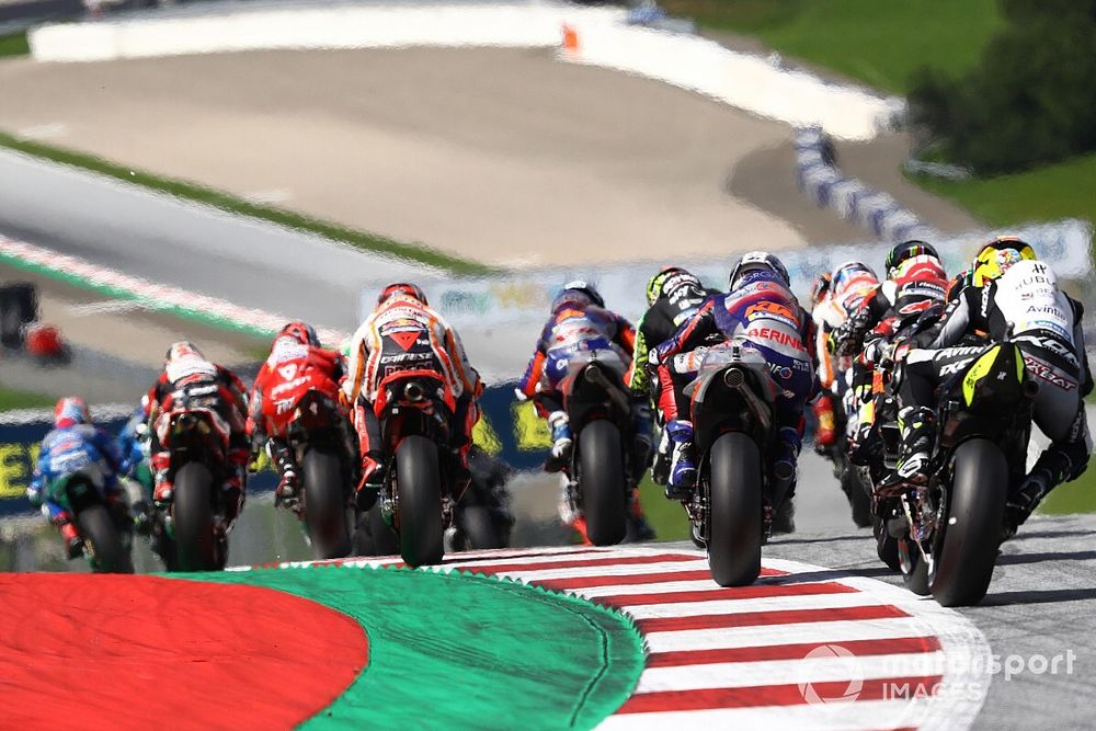 Rossi: "Yaşanan kaza, MotoGP sürücülerinin aşırı agresif olduğunu gösterdi"
