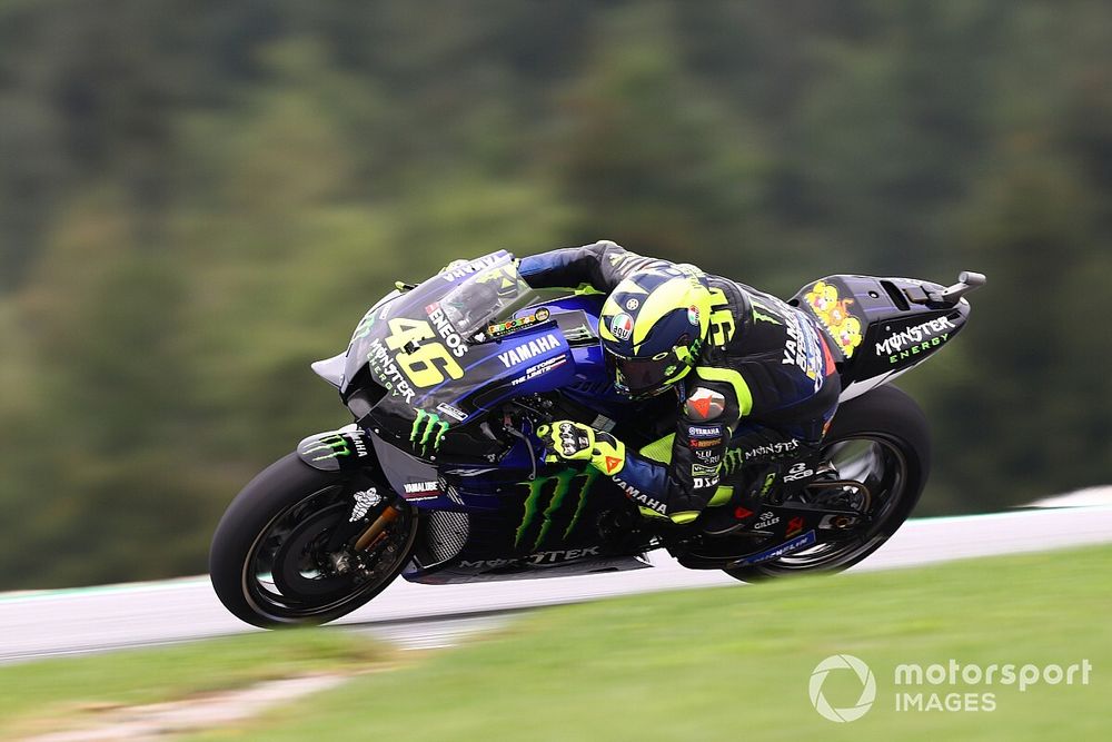 Rossi admite que la Yamaha “está rodando con menos revoluciones”