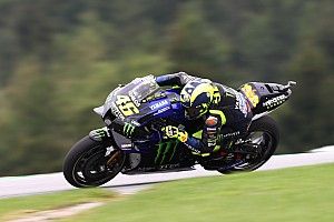 Rossi admite que la Yamaha “está rodando con menos revoluciones”
