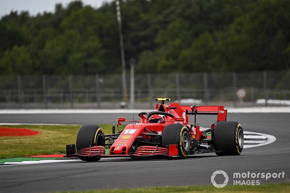 Leclerc : Ferrari dans une "bizarre" situation avec les pneus