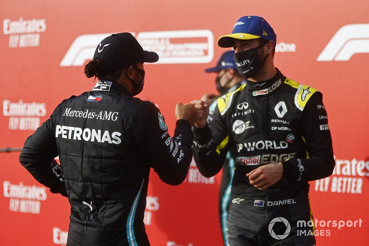 Hamilton e Ricciardo aparecem em atualização de game FIFA 21