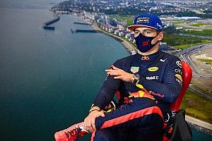 Doornbos lovend: "Verstappen boven Red Bull-materiaal uitgestegen"