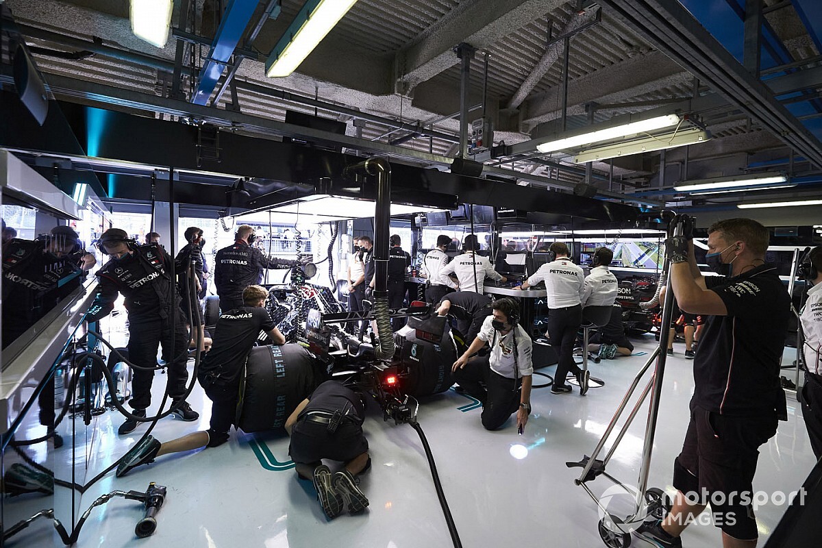 Medewerker Mercedes F1-team test positief op corona