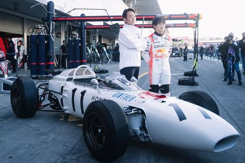 El primer Honda ganador de un gran premio, el RA272, rodará en México