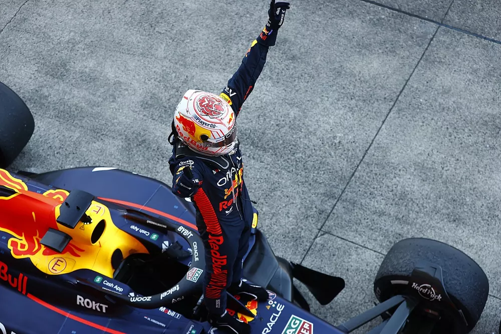 Max Verstappen, Red Bull Racing, vainqueur, dans le parc fermé