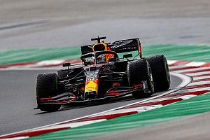 Foto's: de verkeerd afgestelde voorvleugel van Verstappen