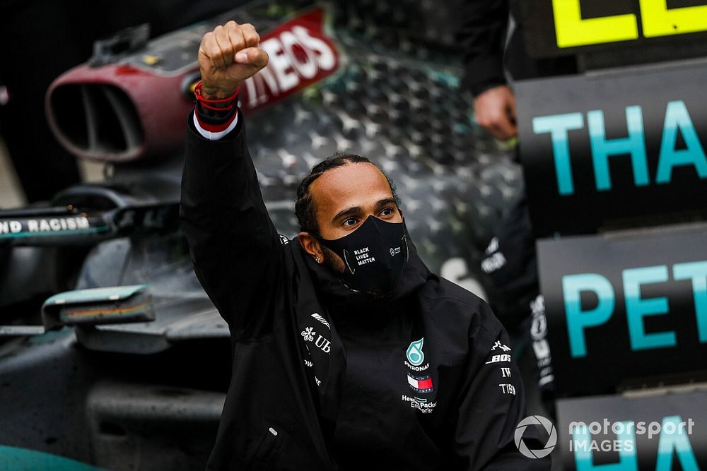 SZAVAZÁS: Hány világbajnoki címig fog jutni Hamilton?