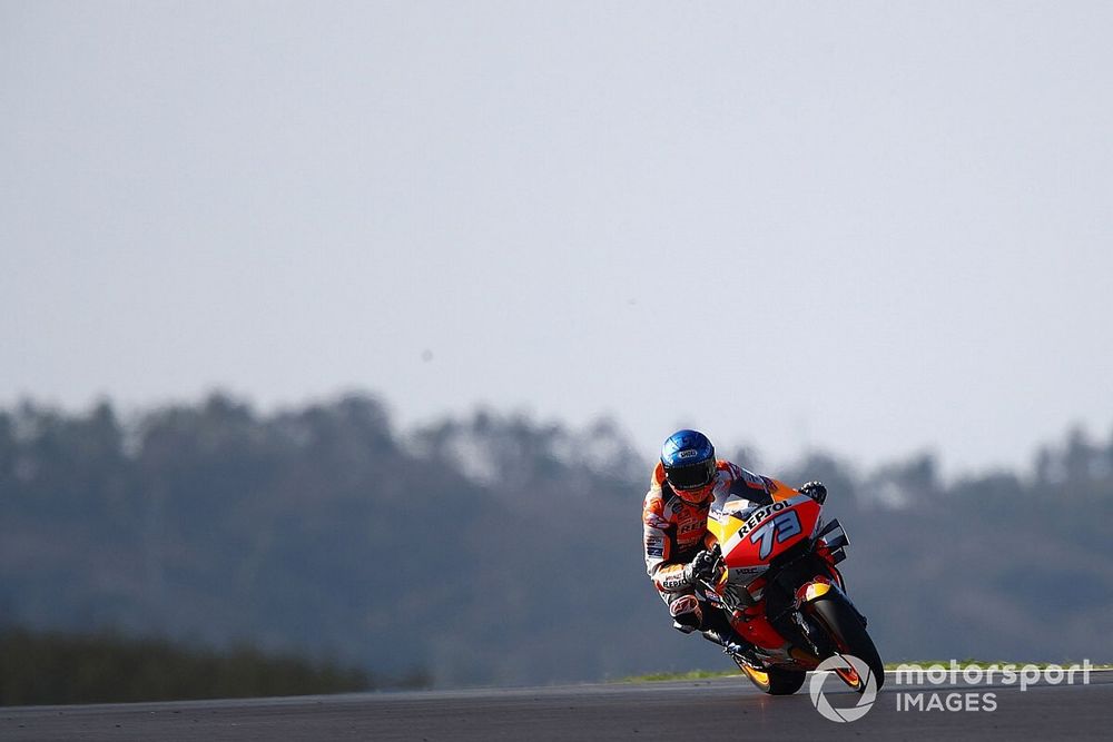 Alex Márquez: "Para los pilotos no es cómodo jugarse el título en Portimao"