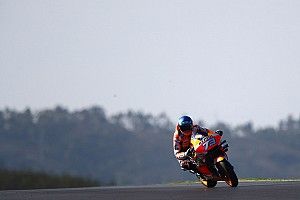Alex Márquez: "Para los pilotos no es cómodo jugarse el título en Portimao"