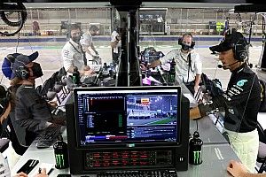 Facebook crolla e in Mercedes scattano le gag su Twitter