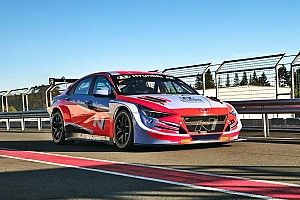 Farfus fonda il suo team e schiera per primo la nuova Hyundai TCR