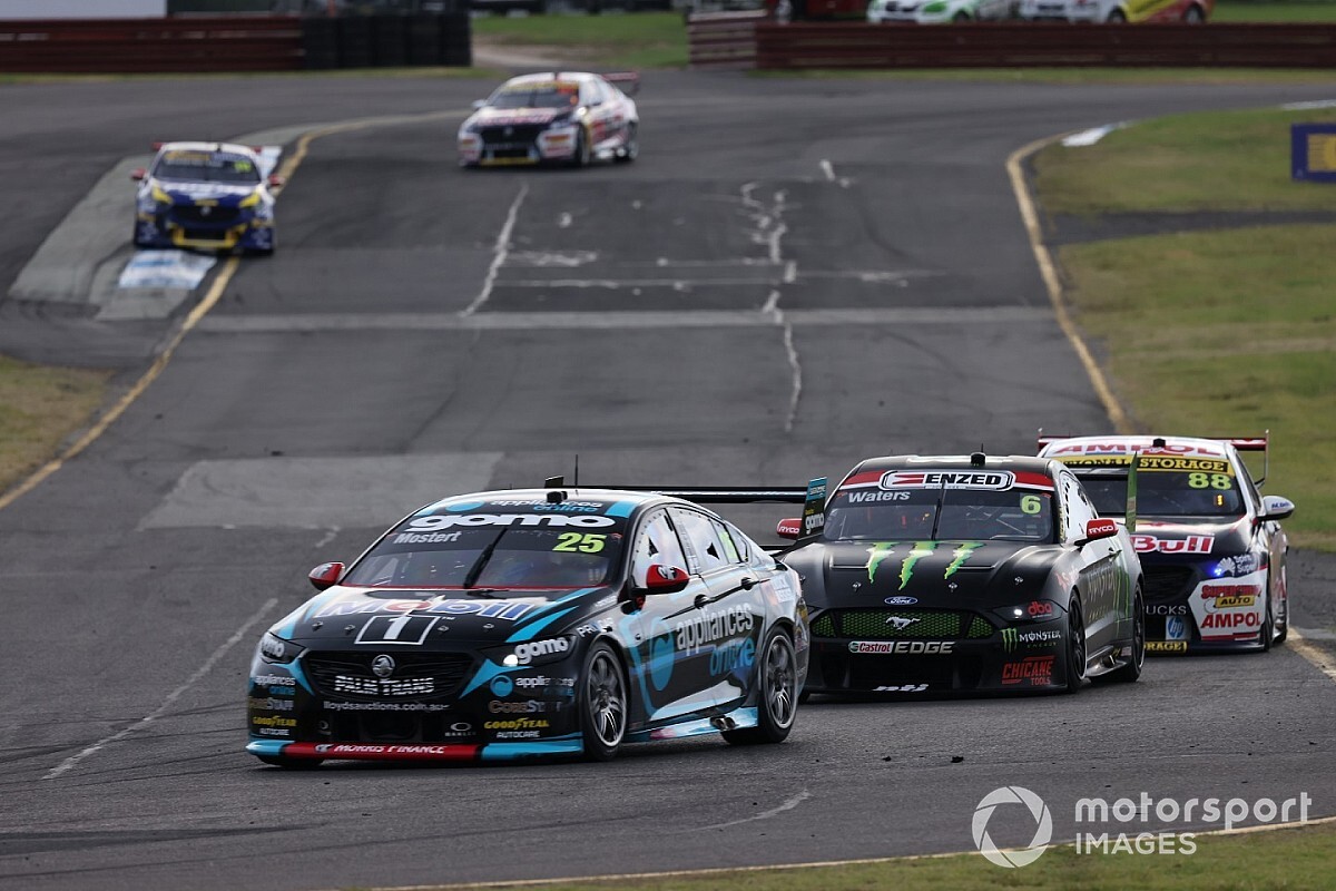 Contenders react to wild Supercars race