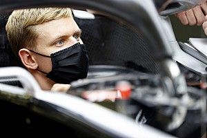 A Ferrari döntött, nem a Haas