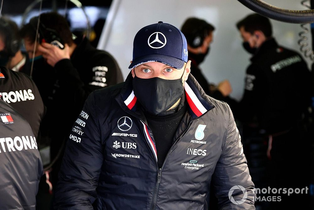 Bottas szerint a Mercedes fejlesztései miatt új területen akadnak nehézségeik