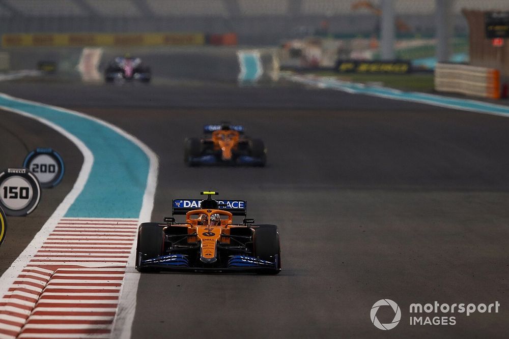 Lando Norris, McLaren MCL35, Carlos Sainz Jr., McLaren MCL35