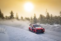 Tanak sigue al frente, pese a un susto en el Artic Rally