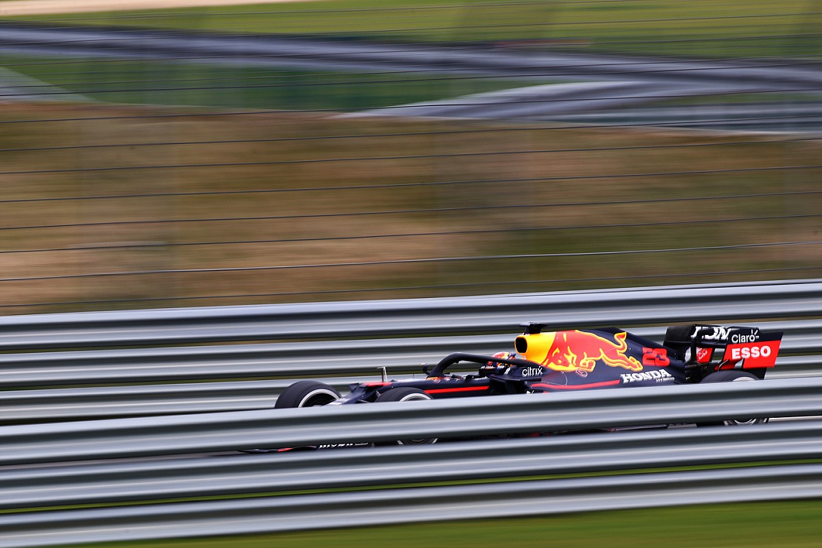 Albon pomógł Red Bullowi