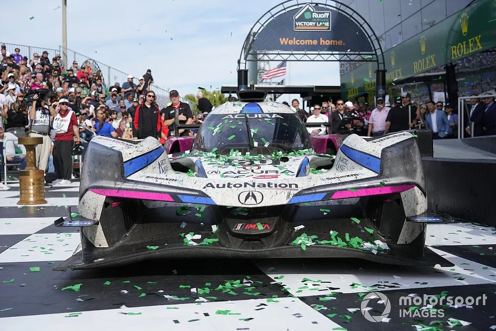 #60 Meyer Shank Racing w/ Curb Agajanian Acura ARX-06: Tom Blomqvist, Colin Braun, Helio Castroneves, Simon Pagenaud